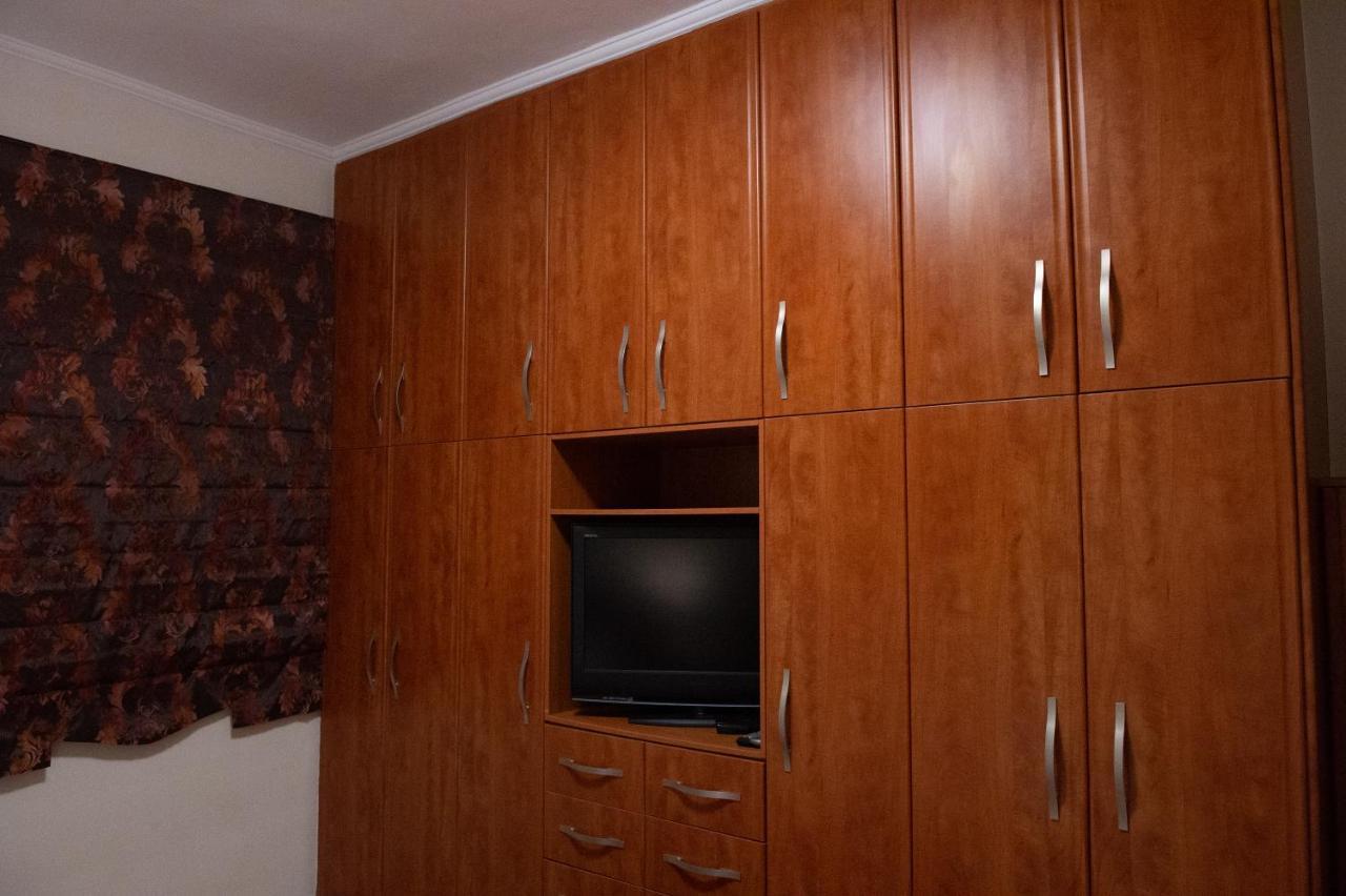 Lovos House *